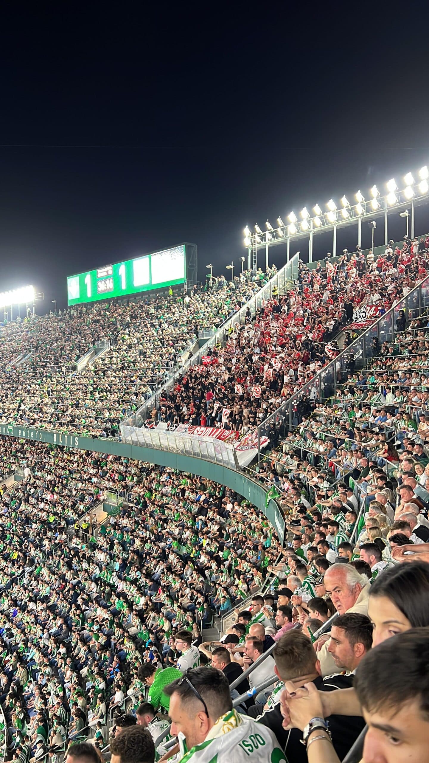Sevilla - Betis derbisinde tribün